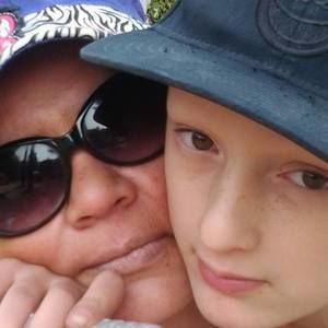 Meet your Posher, Ron'ale roni